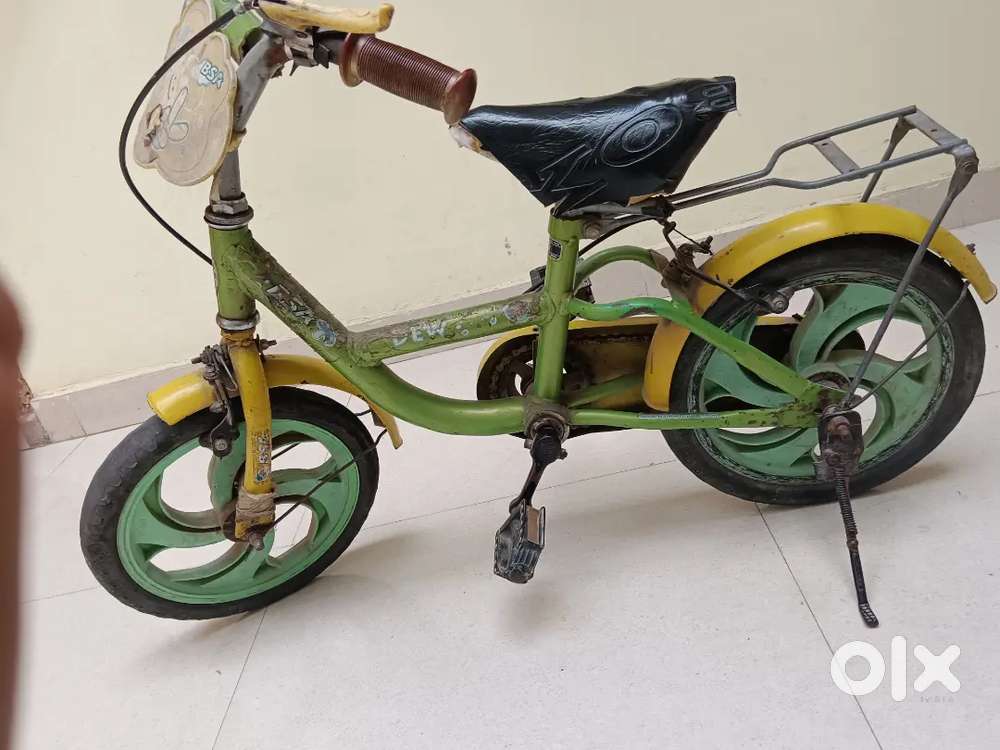 Children cycle