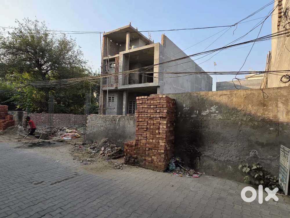 250 Gaj Plot. N.O.C Cleared, Opposite G.N.E college