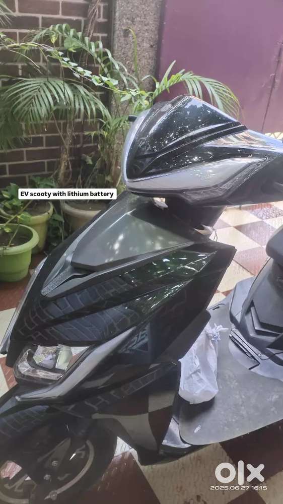 EV scooty of lithium battery