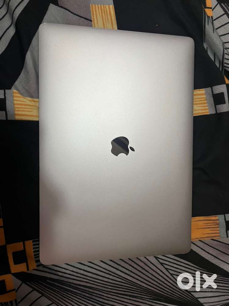 Macbook pro i7 16GB RAM 512GB STORAGE new condition