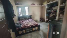 Single bed room for rent availbe from may 1