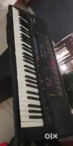 Yamaha Piano Keyboard