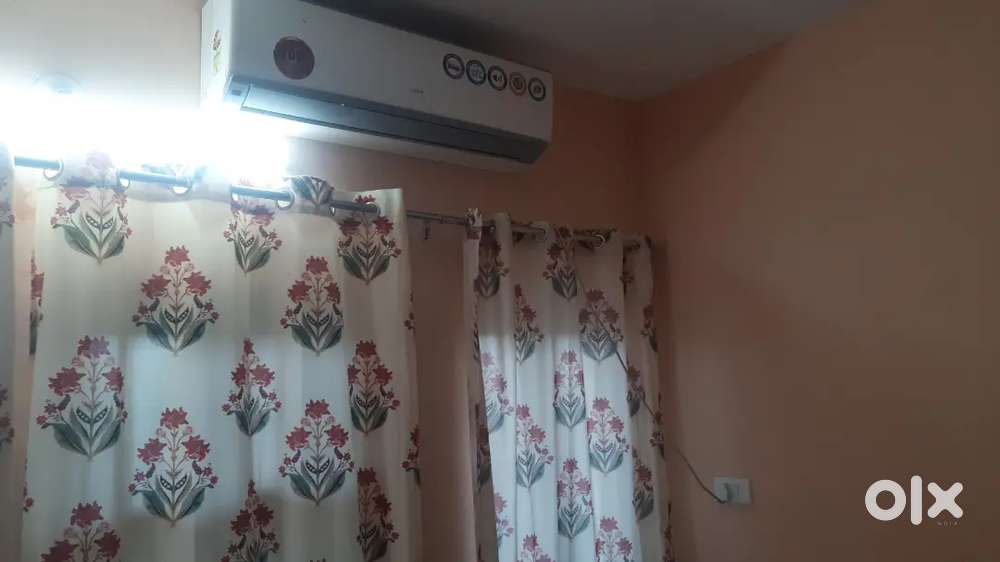 Fully furnished room for girls or working women