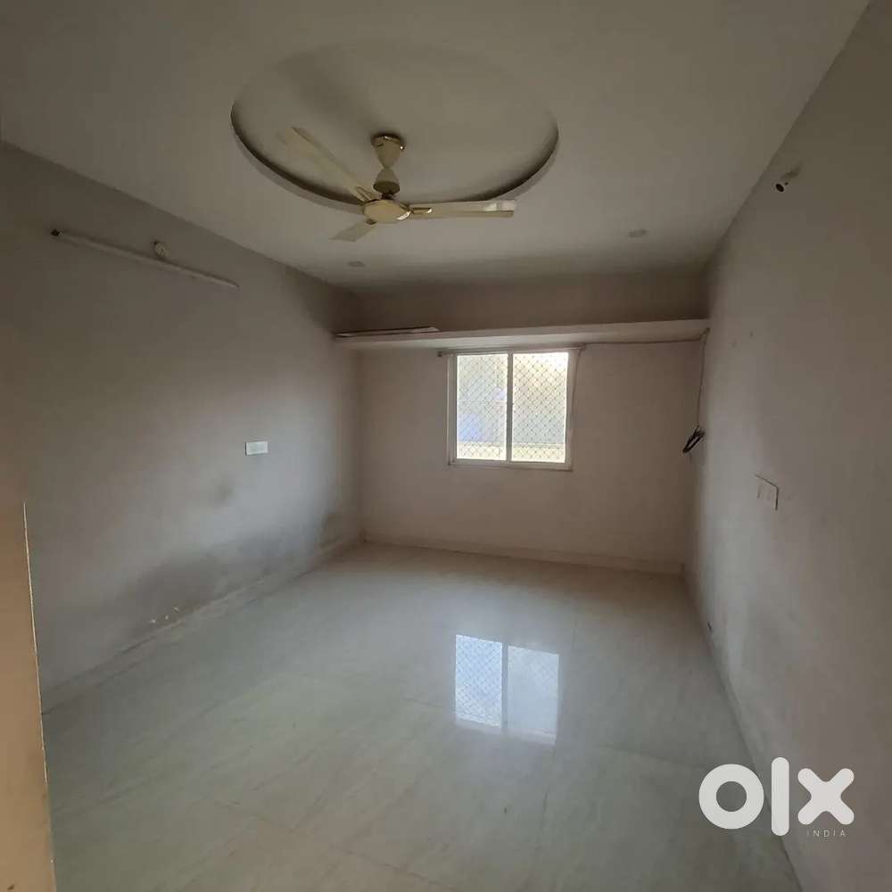 Looking a female to join for a flatmate