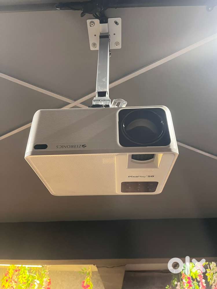 Zebronics projector