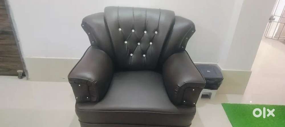 Stylish & Comfortable Sofa for Sale – Excellent Condition!