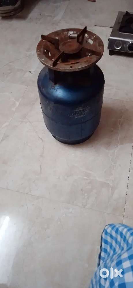 Stove in good condition only 20 days use.