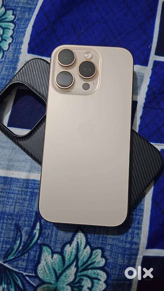 Apple iPhone 16 Pro (128 GB, Desert Titanium)