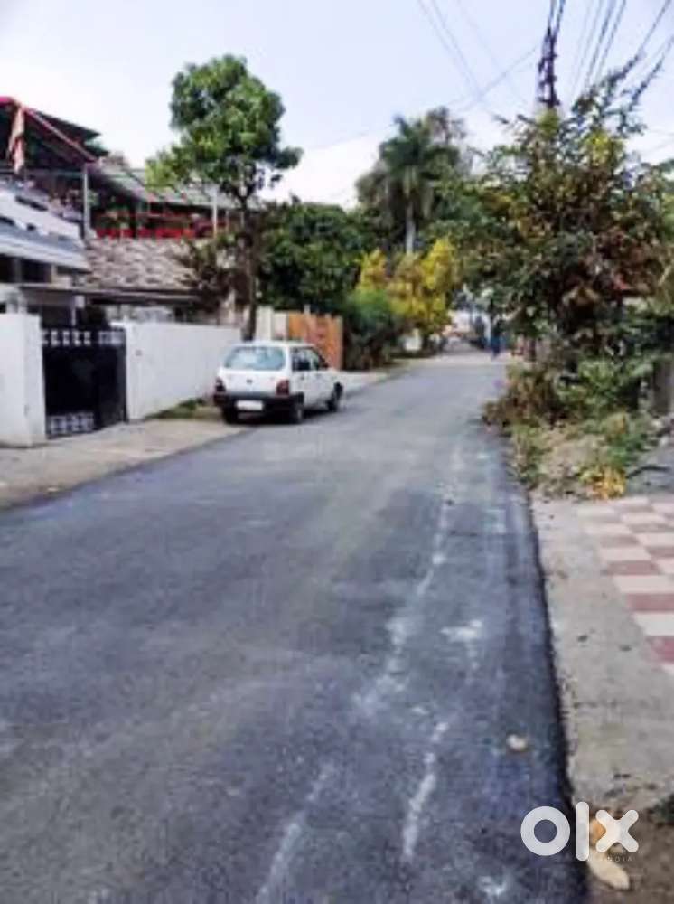 Semi commercial plot at Dalanwala