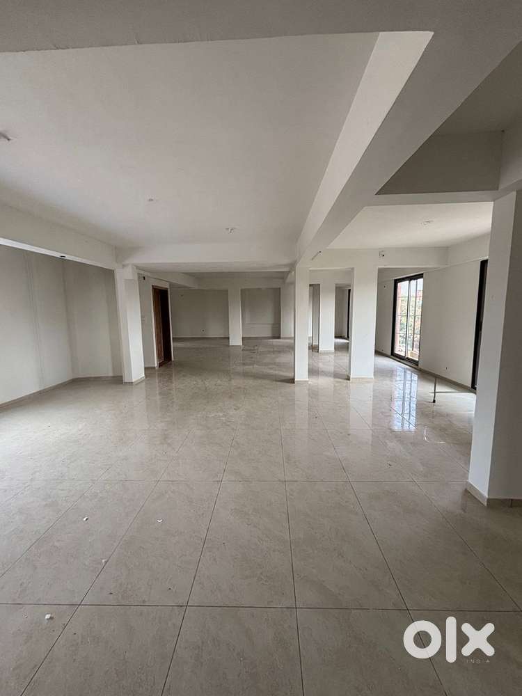 Racecourse main road 1700 square feet commercial space for rent