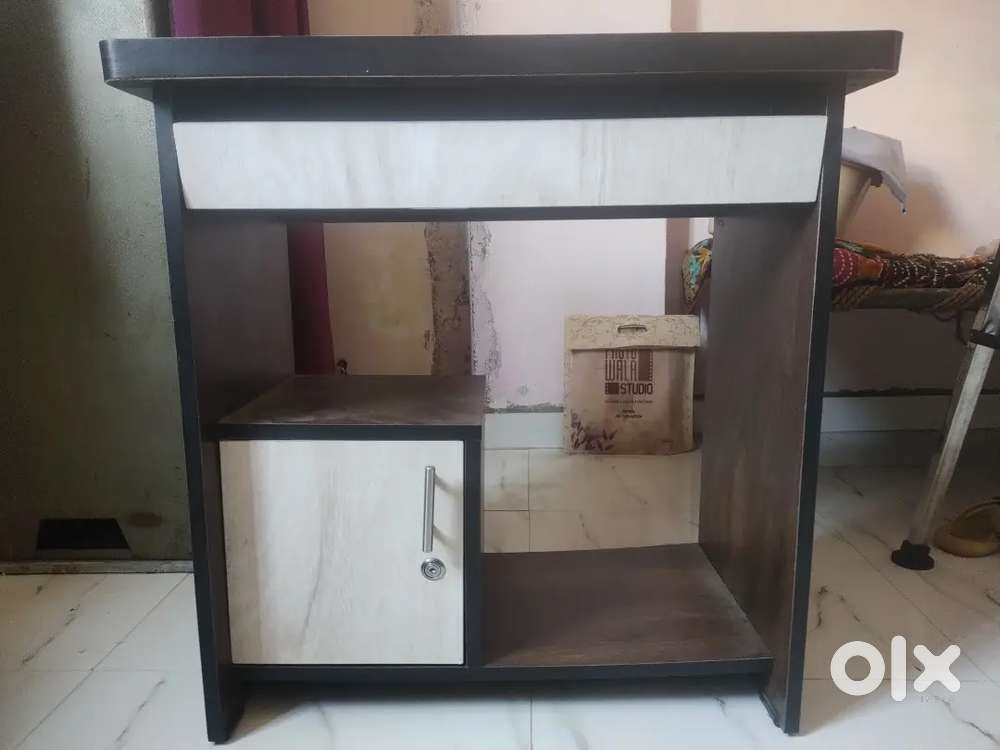 Computer  table