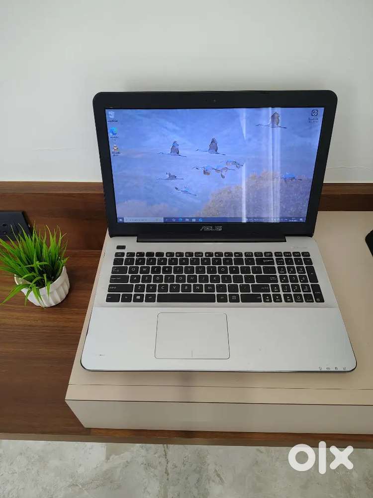 Core i3 (5th gen) ASUS Laptop
