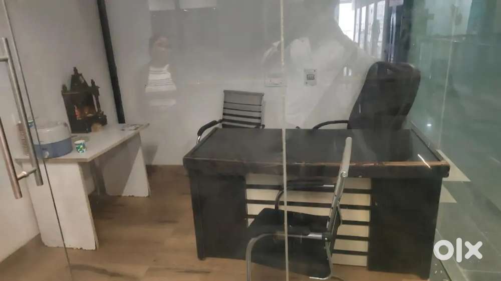 Argent need office staff and personal assistant