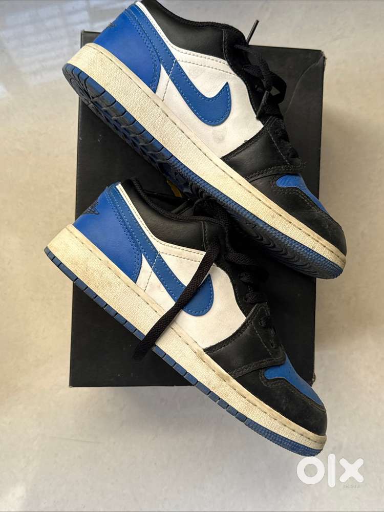 Air jordan 1 blue royal toe