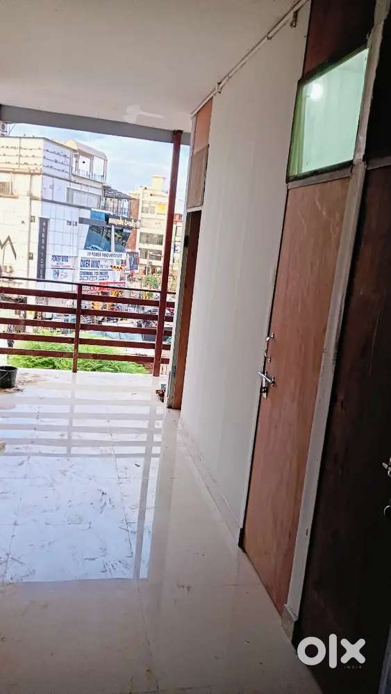 One room vacent on main location