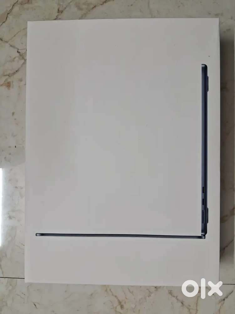 Macbook Air M2 [ SEALED]