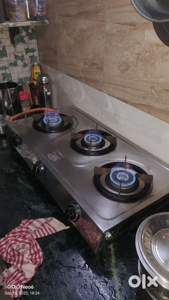 3 Burner stainless steel prestige prime LPG gas stove