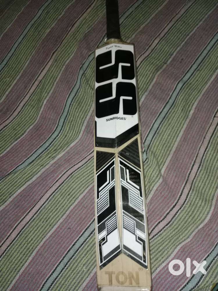 SS MASTER 99 CRICKET BAT ENGLISH WILLOW 5 GRAINS