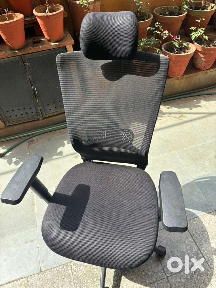office chair : 6 months old
