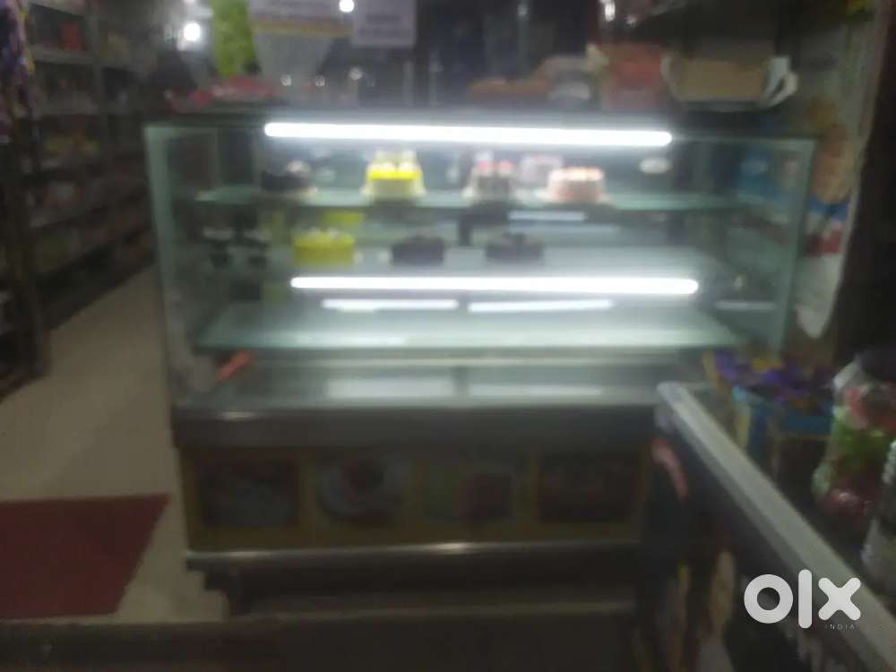 Cake display