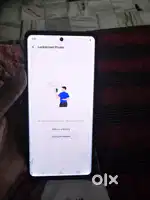 Vivo x80. 8.  128.