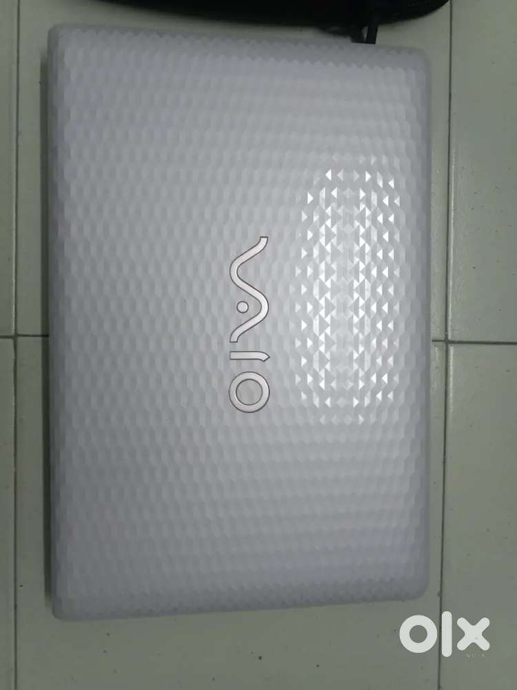 Sony Vaio laptop i3 processor 4gb ram 500gb harddisk wifi blutooth