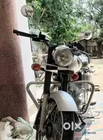 Royal Enfield Classic 350 BSIV, 22 December 2017 Silver Color