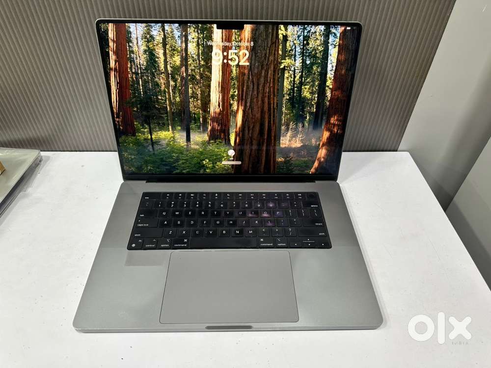 Macbook pro A2485 M1 max