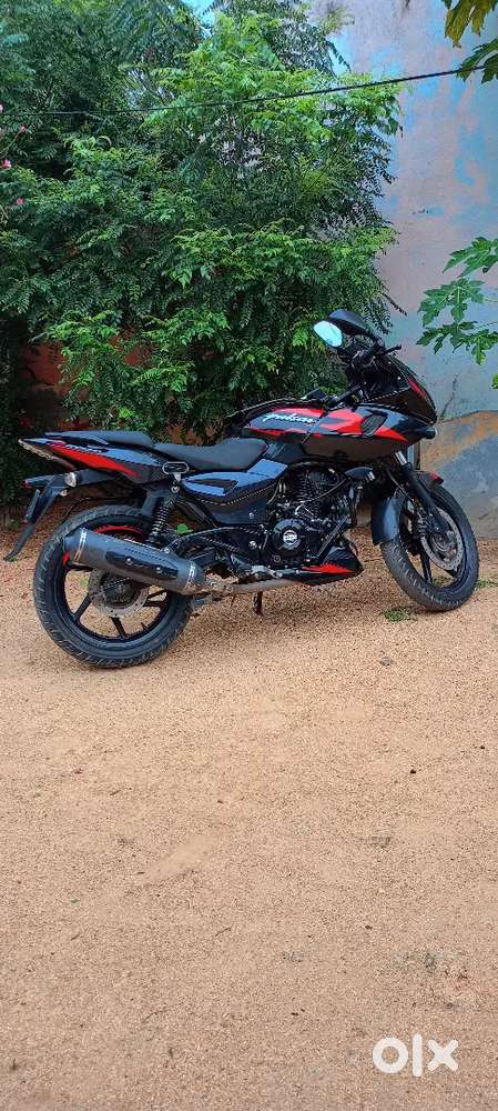 Pulsar 220 2021 model