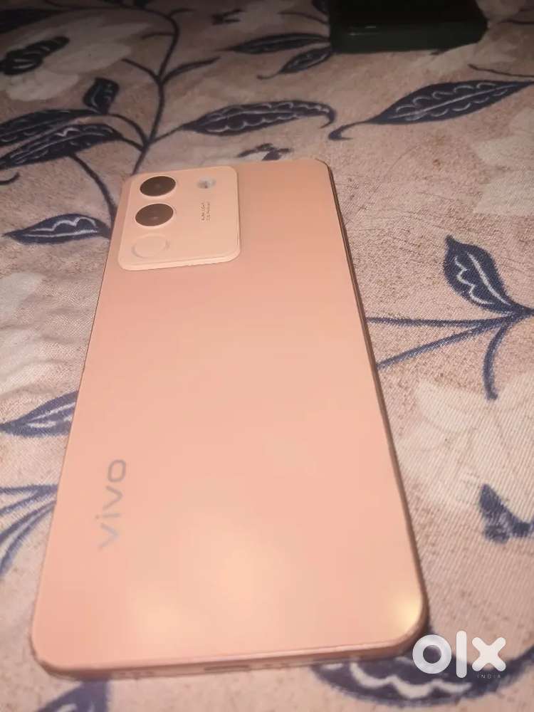 Vivo y 200 new condition 1 year old phone + charger bill box