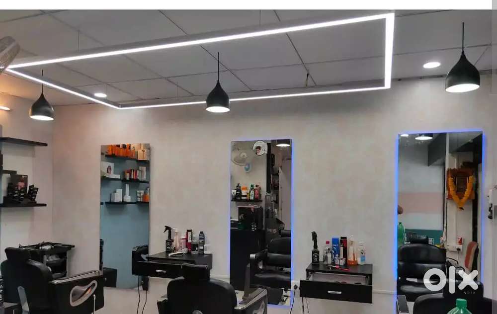 Mens saloon staff wanted