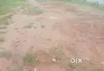 Gandhigram main bararar 6 feet rasta diyai 2 Gonda  jaiga sale hovai