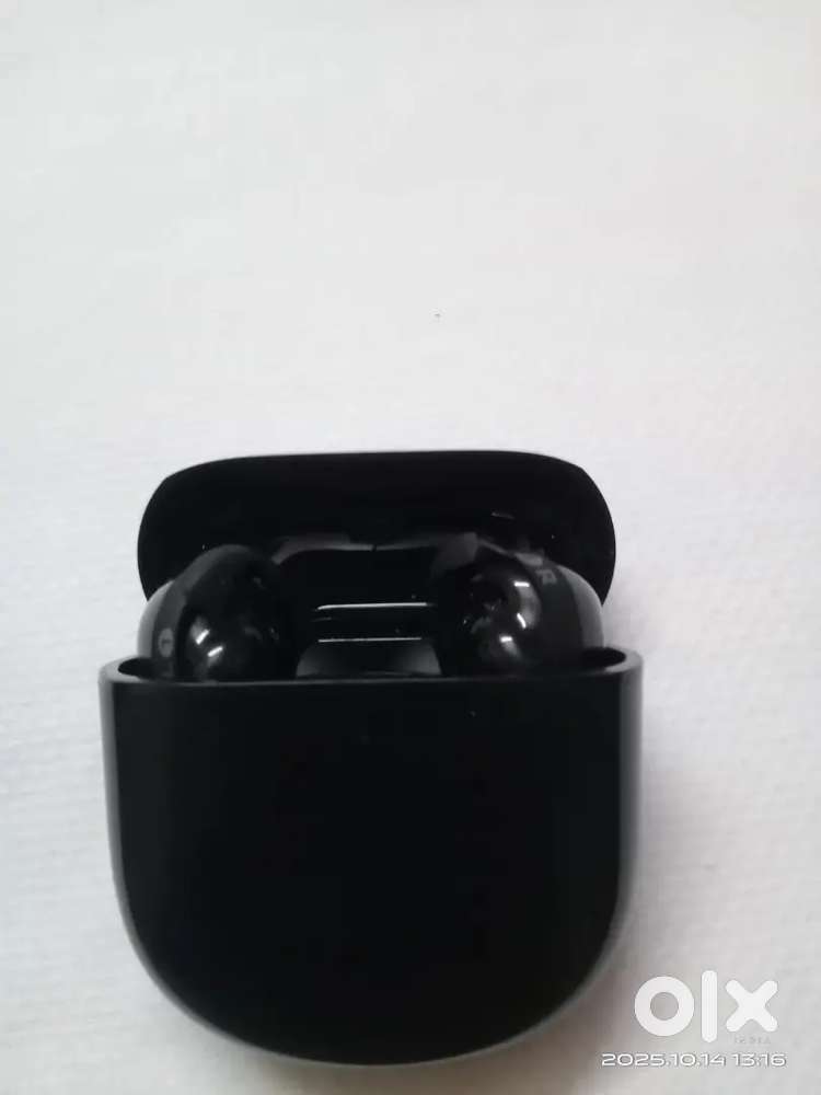 BOSE  Brand earbuds