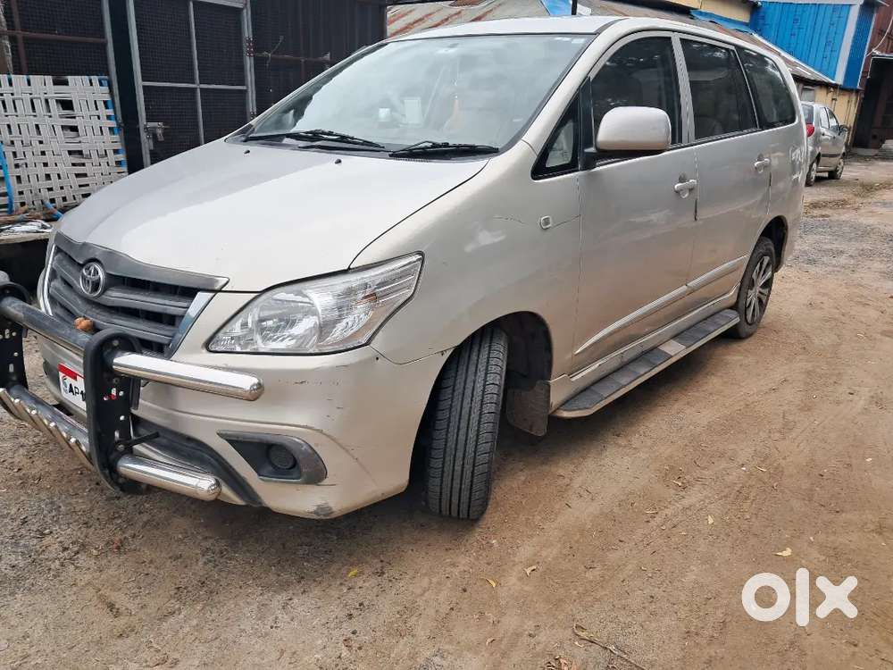 2014 model toyota innova in good condition