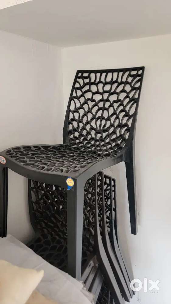 Chairs ( khurshi)