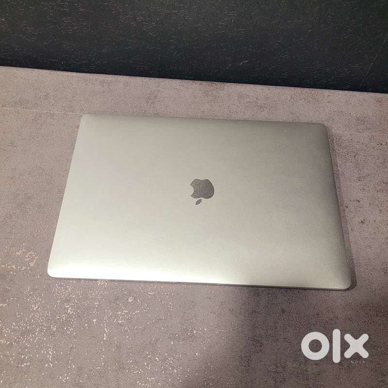 Apple laptop