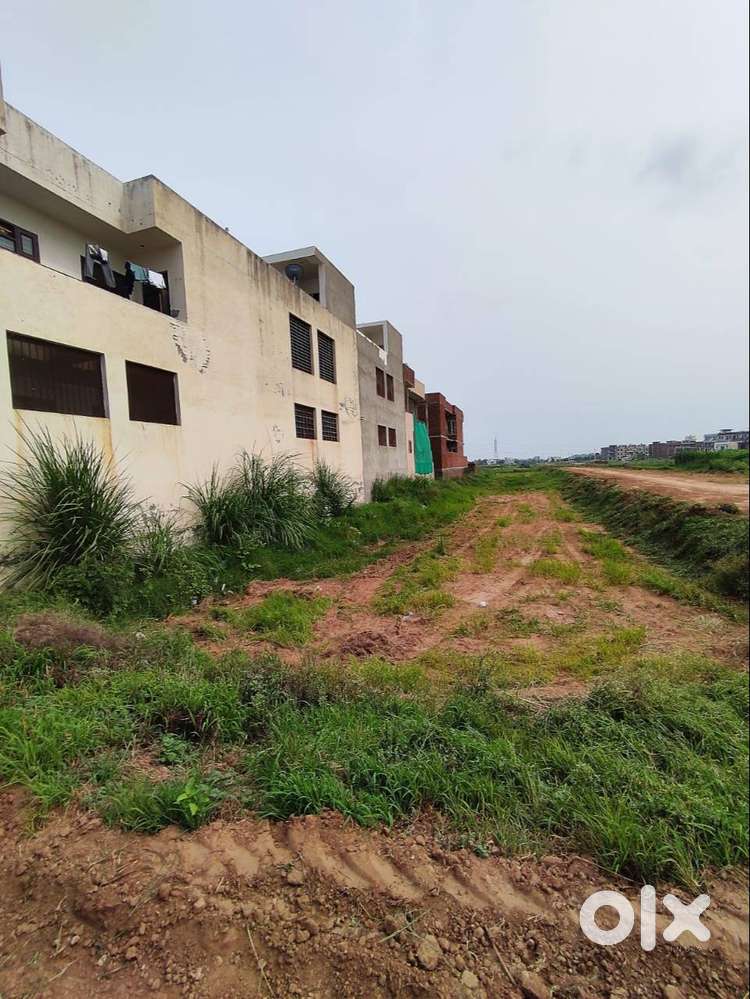 Urgent Sale! 277 Gaj Plot – Wide Road, Ready for Possession