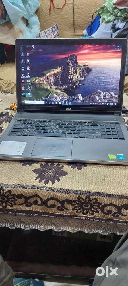 Dell, Intel core i5, 8 GB RAM, 1TB Hard disk,15.4 inches