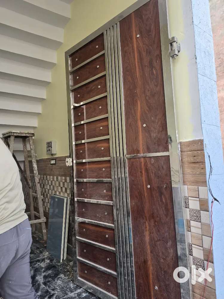 100 gaj 1.5 manjil completed.. independent house..best material used