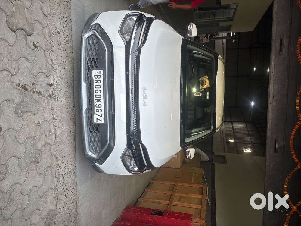 Kia Carens 2023 Petrol Good Condition