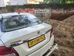 Ola/uber gadi chalani hai,