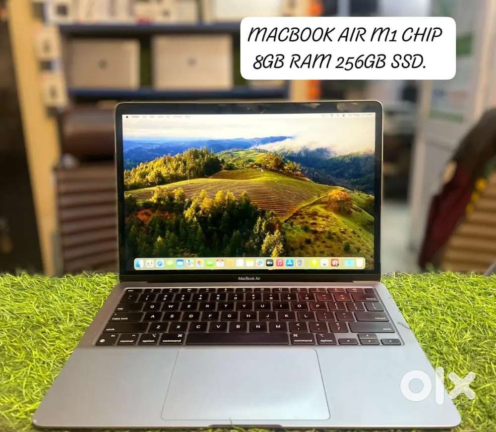 MACBOOK AIR M1 CHIP A2337 8GB RAM 256GB SSD BATTERY HEALTH 82%