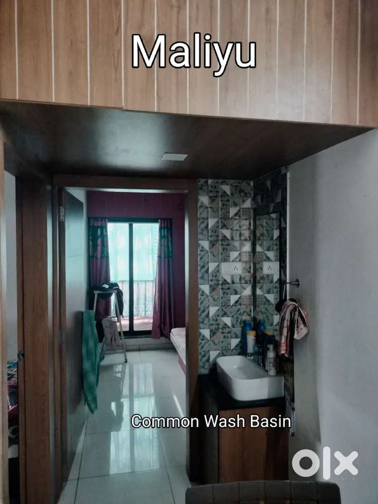 કોર્નર 2BHK ફ્લેટ ફુલ ફર્નિચર સાથે ફુલ હવા ઉજાસ વાળુ વેચવાનું છે