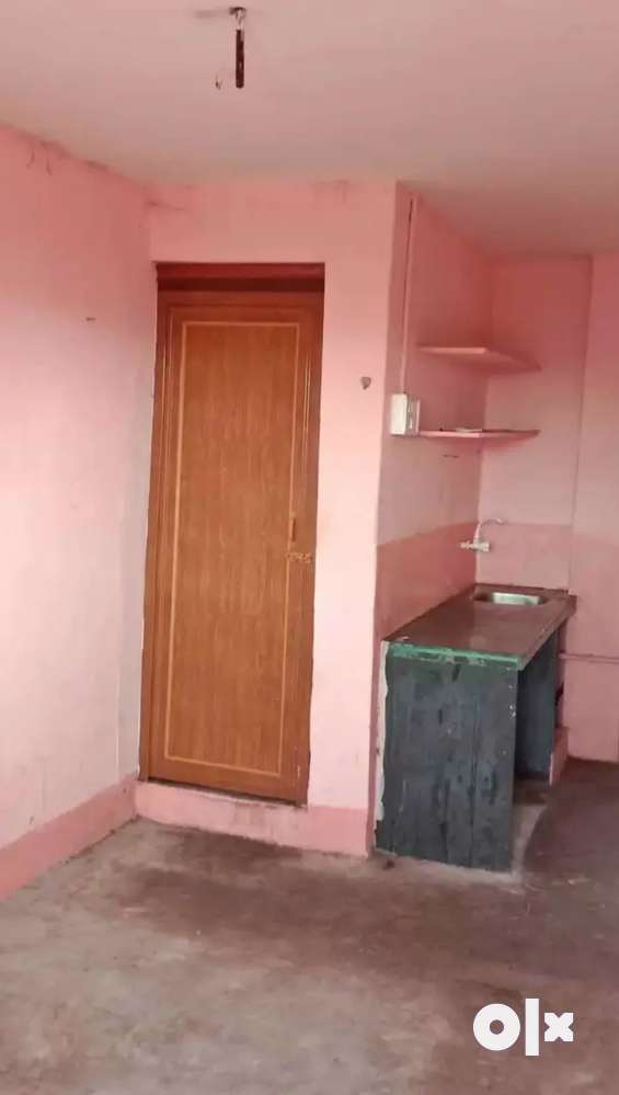 Small 1RK Private House Available for rent in Dum Dum Metro local.