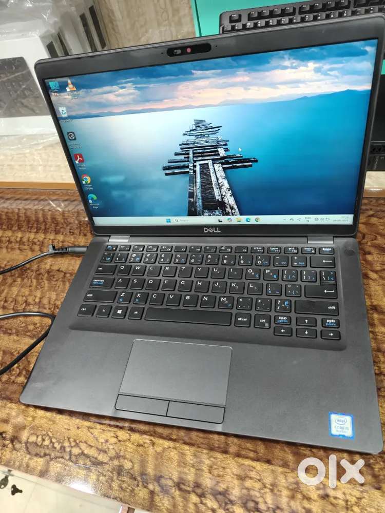 Dell 5400 i5 8th 8gb ram 256 ssd 14 inches touch screen laptop