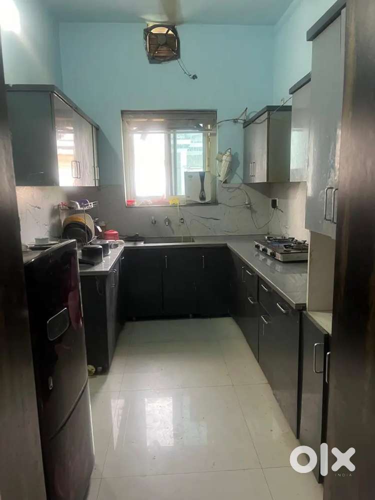 3bhk fully furnished flat with 24/7 power backup for boys/girls
