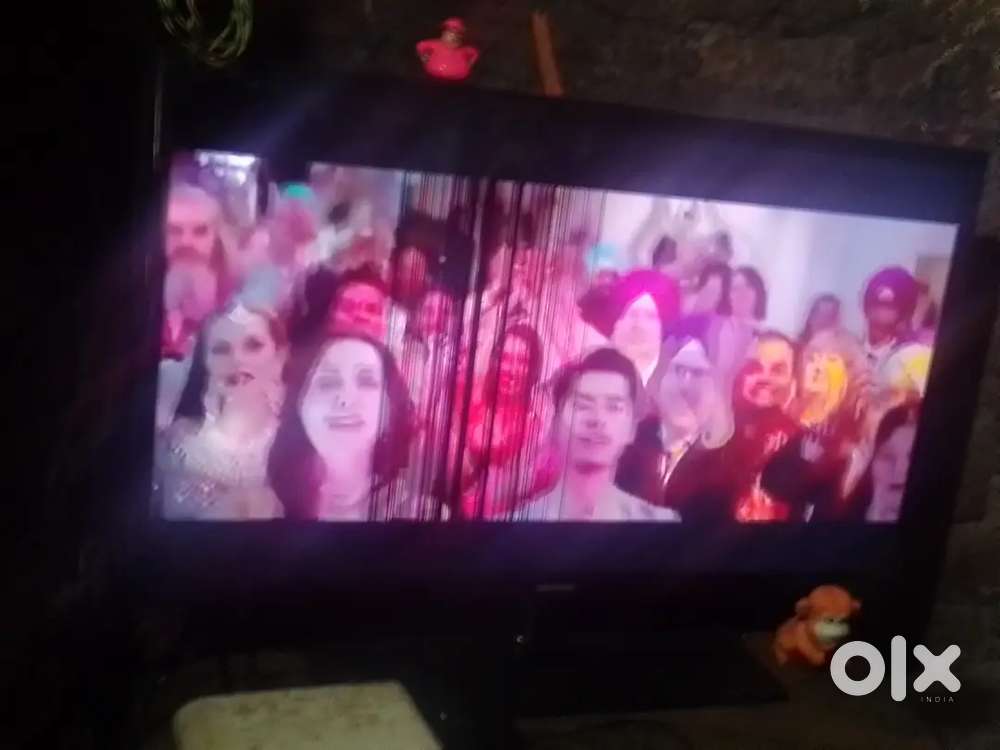 Samsung 32 inches lining problem