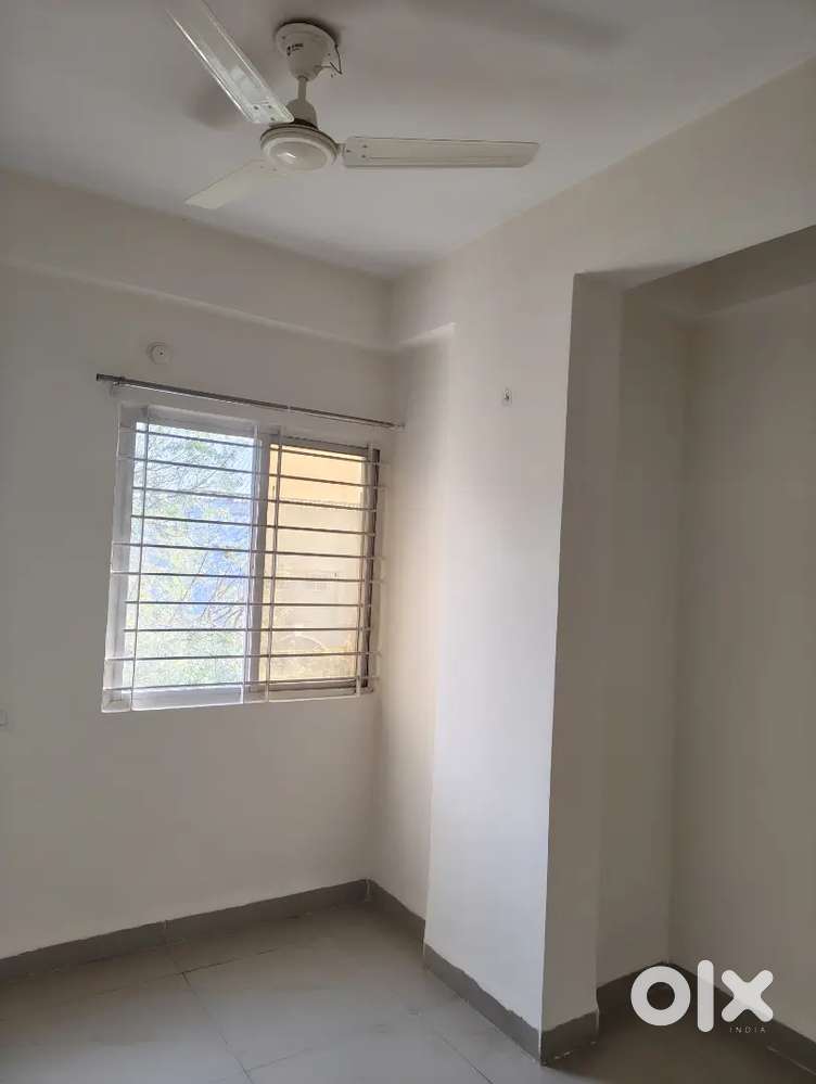 3 bhk flat semi furnished in Rohit nagar