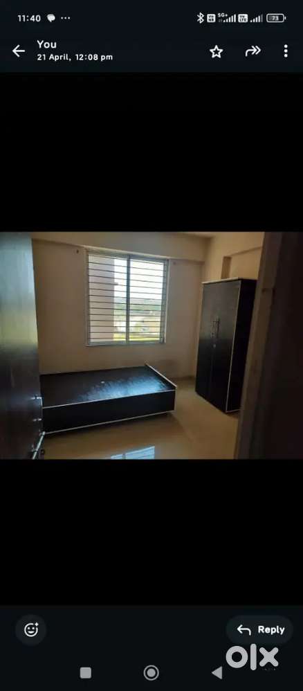 Puri tarah vastu anusar bana hua. 24 hour pani. Lift. Ventilation.