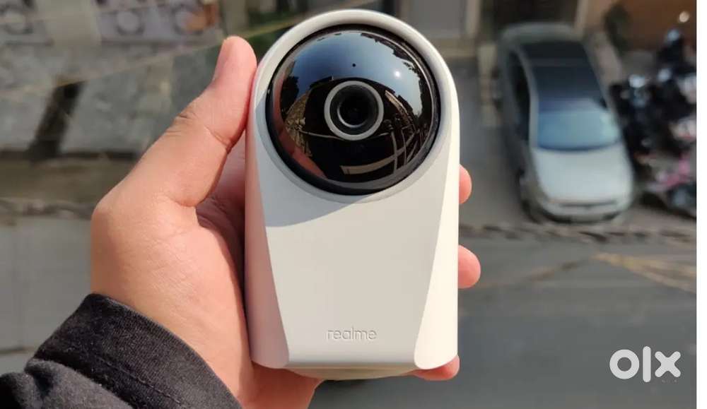 2 Realme 360 CCTV cameras